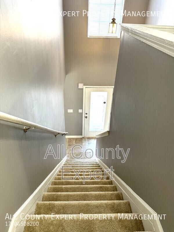 Building Photo - 3232 Sentinel Cir