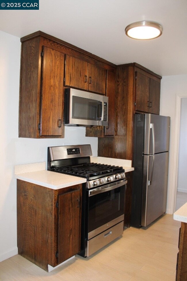 Building Photo - 835 33rd St