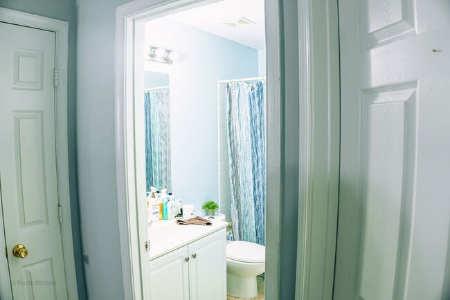 Building Photo - 21682 Kings Crossing Terrace