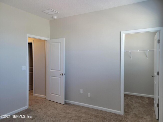 Building Photo - 334 Pine Bluff Dr