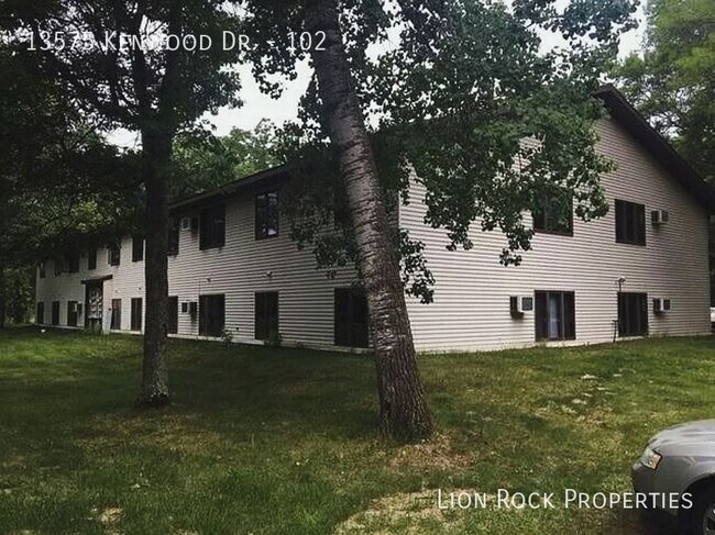 Building Photo - 13575 Kenwood Dr N