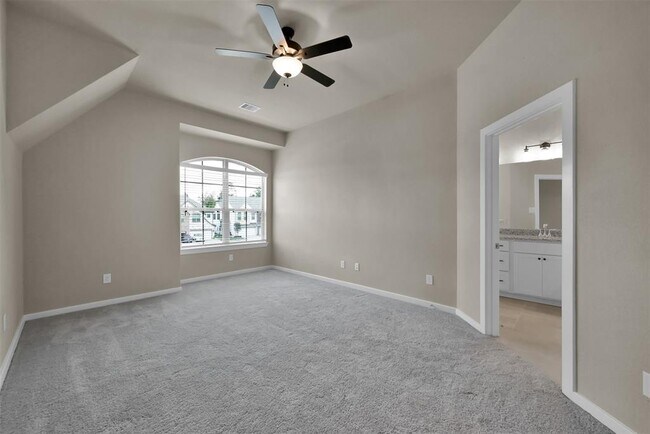 Building Photo - 543 Longleaf Pine Dr