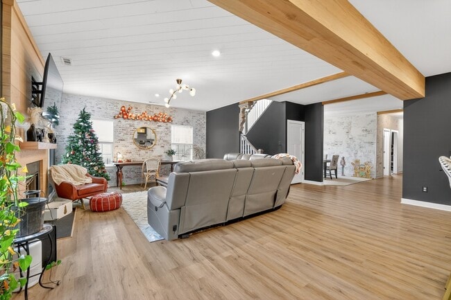 Building Photo - 1635 Lila Dr