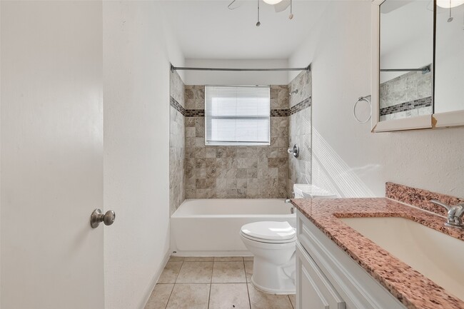 Building Photo - 2007 Antoine Dr