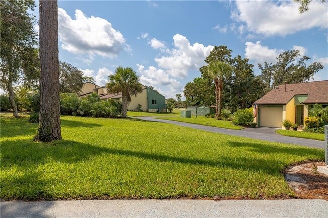 Building Photo - 205 Club House Blvd