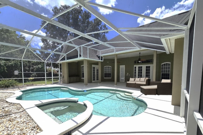 Building Photo - 8001 Lockridge Ct