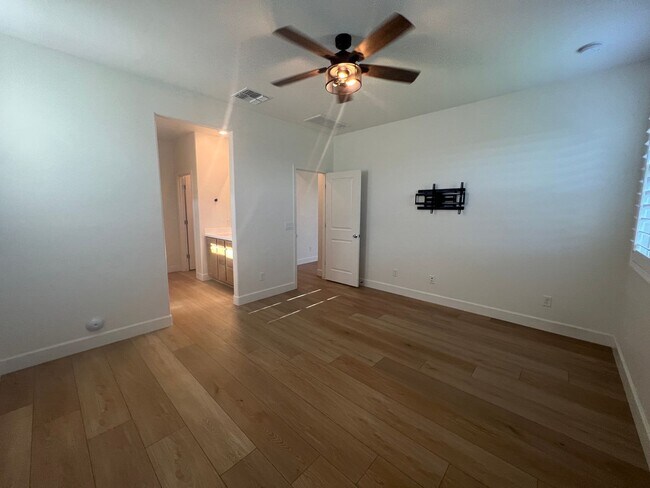 Building Photo - Updated 3 Bed/2 Bath in Excellent Glendale...