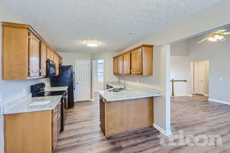 Building Photo - 90 Pebble Ln