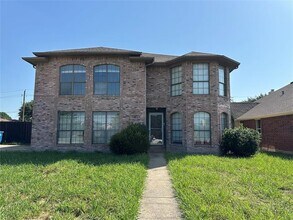 Building Photo - 6109 Cypress Dr