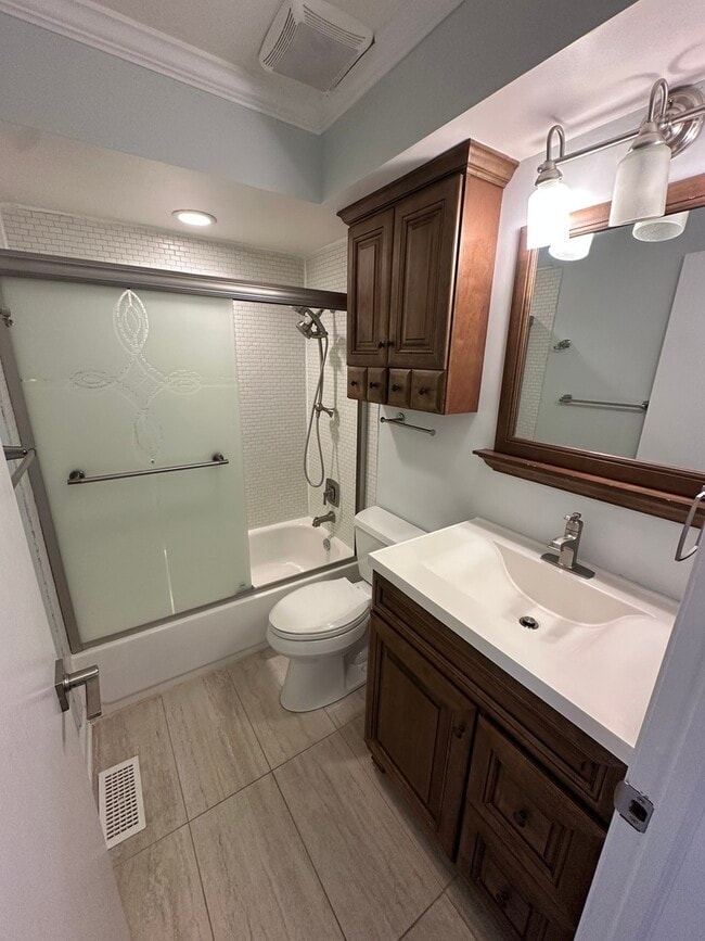 Building Photo - 567 Lorelei Dr