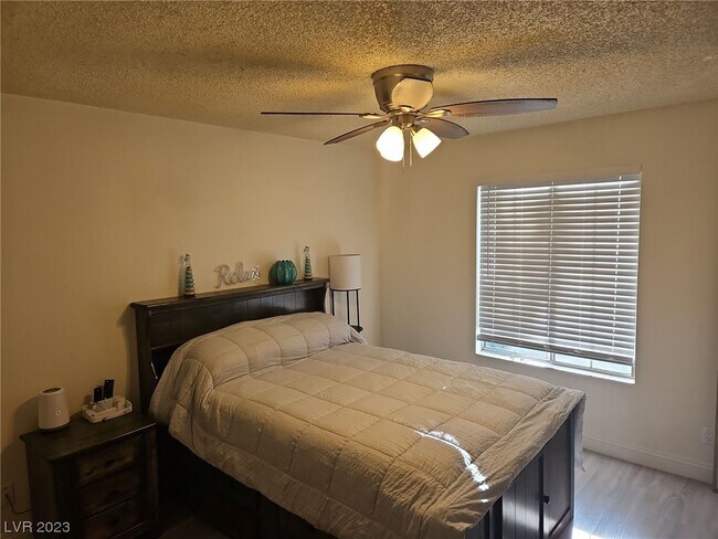 Building Photo - 2200 S Fort Apache Rd