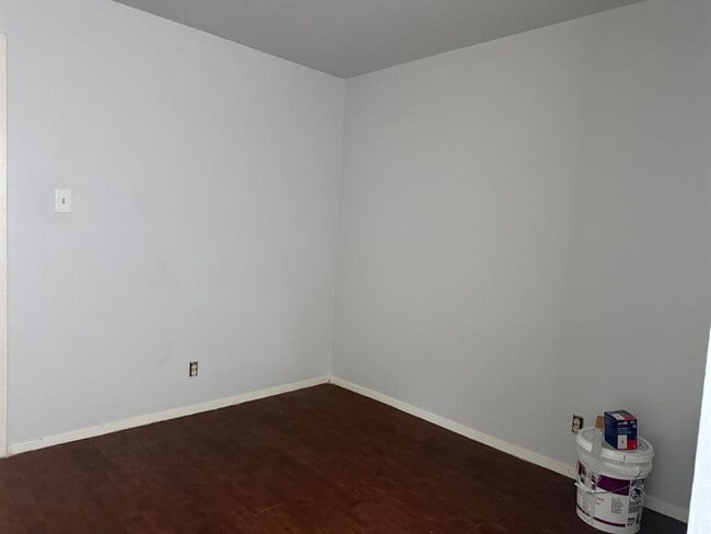 Building Photo - 5506 Rose Hill Cir