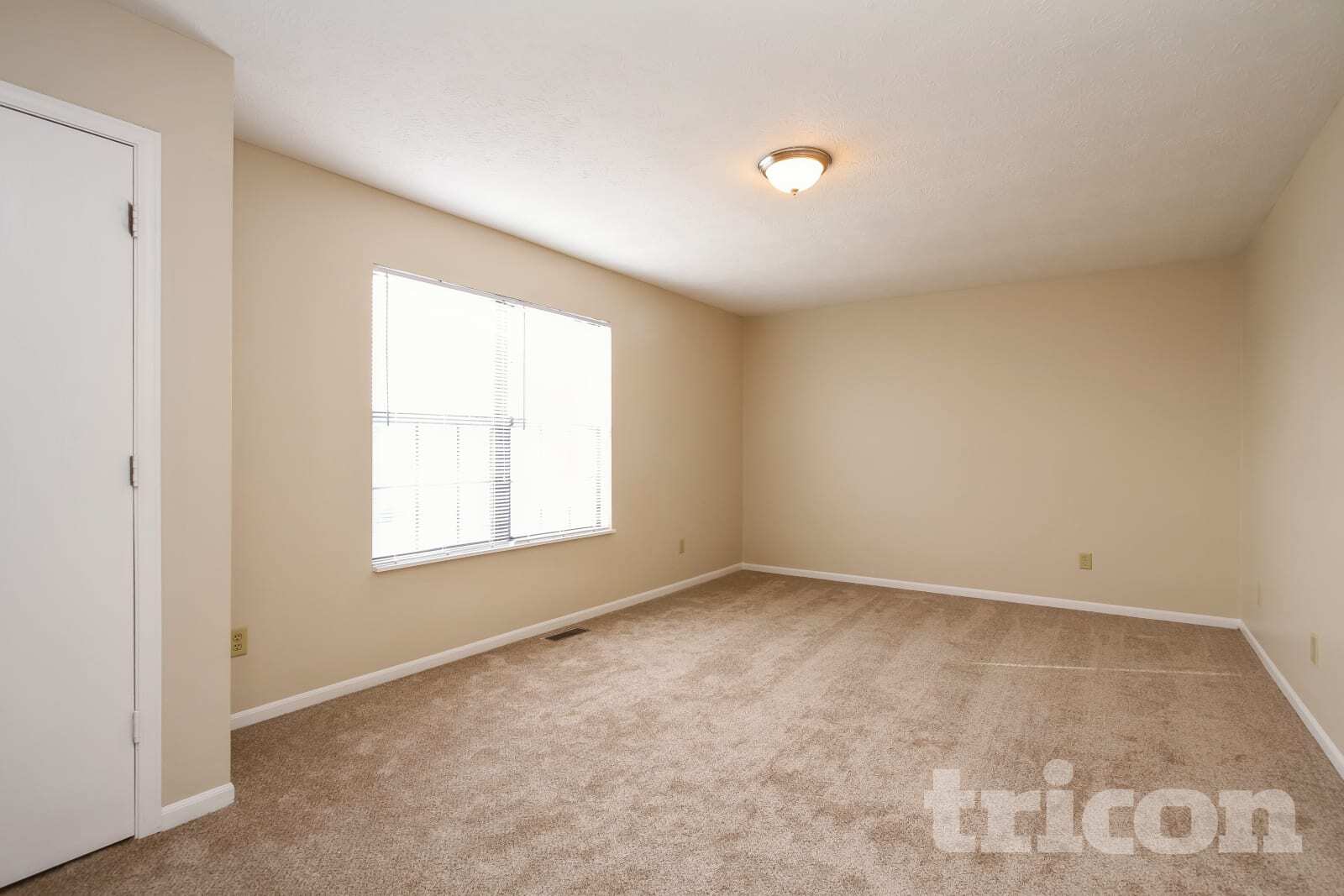 Building Photo - 5926 Bowie Ln