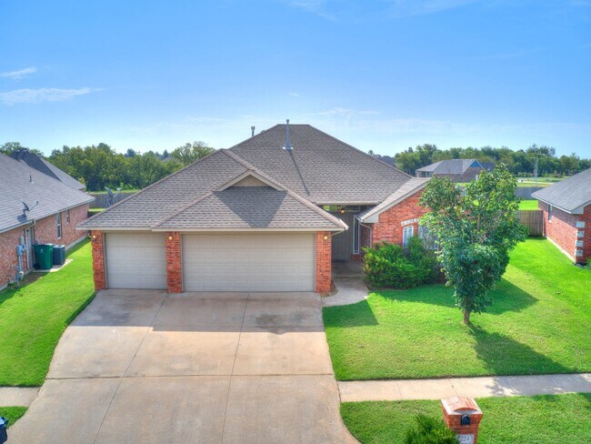 Building Photo - 2724 Busheywood Dr