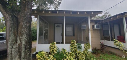 Building Photo - Mulberry- 2/1 Duplex, Immediate Move-In