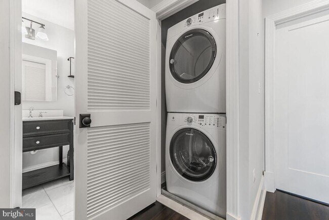 Building Photo - 1514 8th St NW