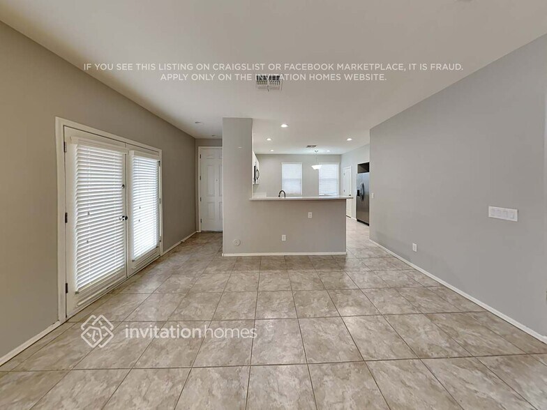 Building Photo - 6369 S Forest Ave