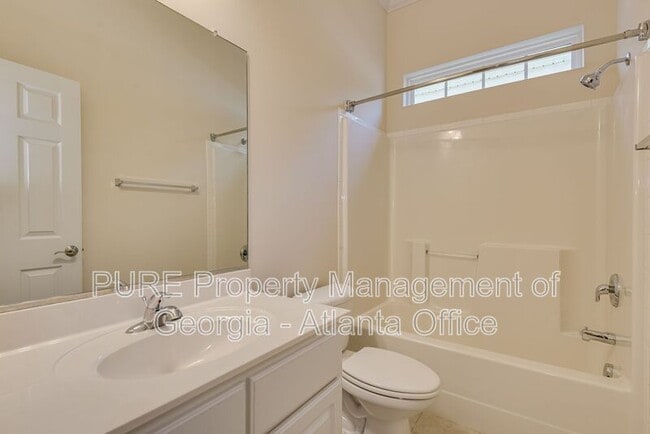 Building Photo - 2425 River Birch Dr