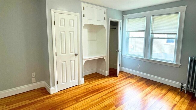 Building Photo - 25 Hazel St