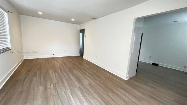 Building Photo - 1807 NW 33rd St