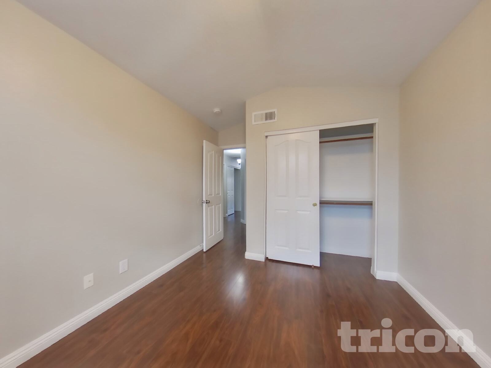 Building Photo - 12618 W Cambridge Ave