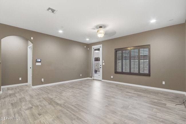 Building Photo - 13539 Doncaster St