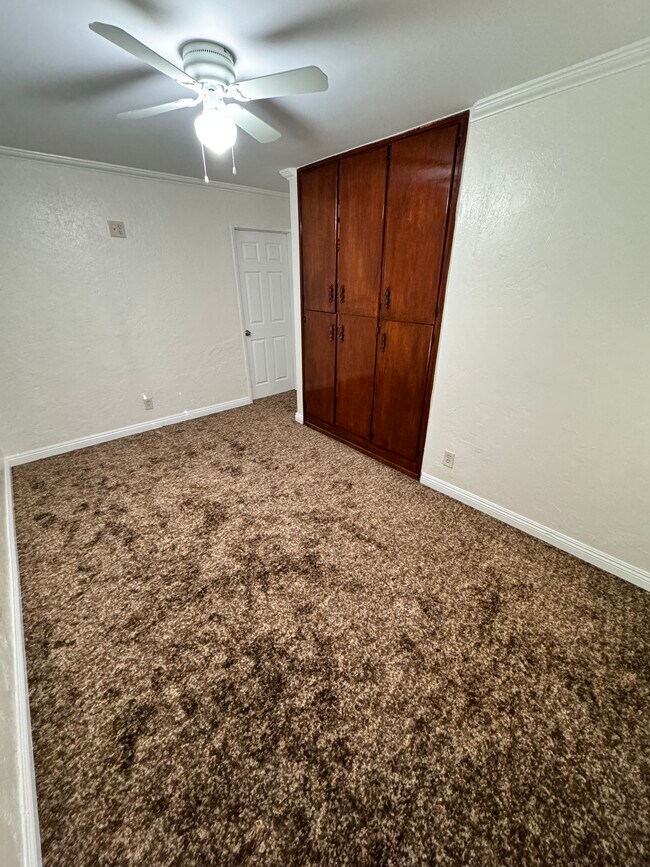 Building Photo - 508 N Wilmington Ave