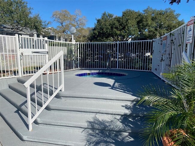 Building Photo - 2592 Grassy Point Dr