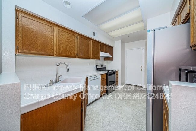 Building Photo - 62 Breakers Ln