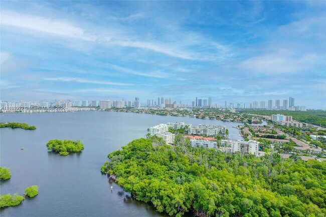 Building Photo - 16385 Biscayne Blvd