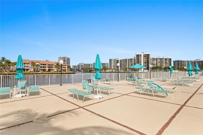 Building Photo - 3800 S Ocean Dr