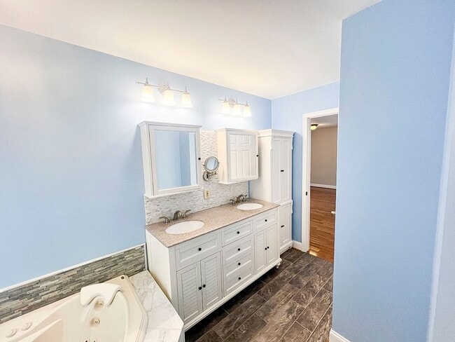 Building Photo - 3502 Old Jones Rd