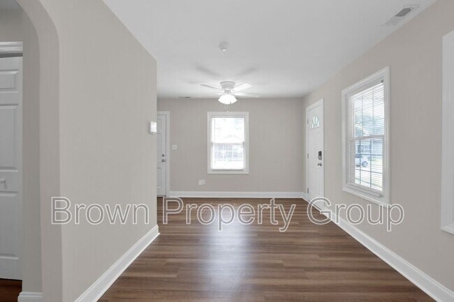 Building Photo - 113 Willborough Ave