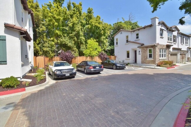 Building Photo - Beautiful 3-bedroom home in Fremont – Built in 2022!