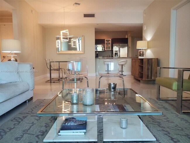 Building Photo - 950 Brickell Bay Dr