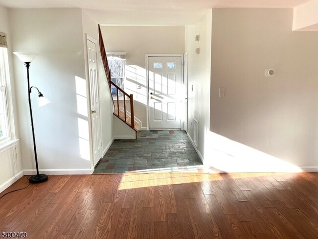 Building Photo - 246 Hyde Park Rd