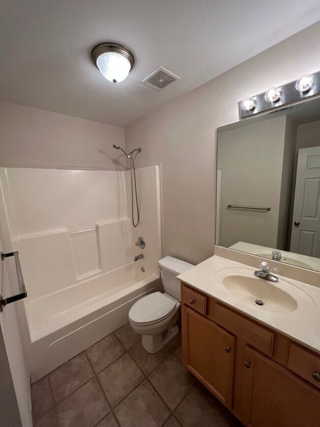 Building Photo - Townhome For Rent In Vestavia Hills!!! Ava...