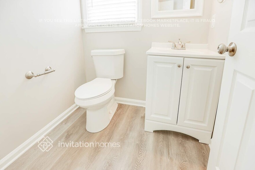 Building Photo - 17 Hollow Springs Ln