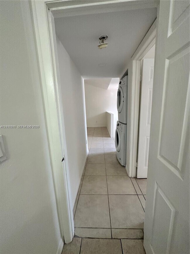 Building Photo - 9607 SW 138th Ave