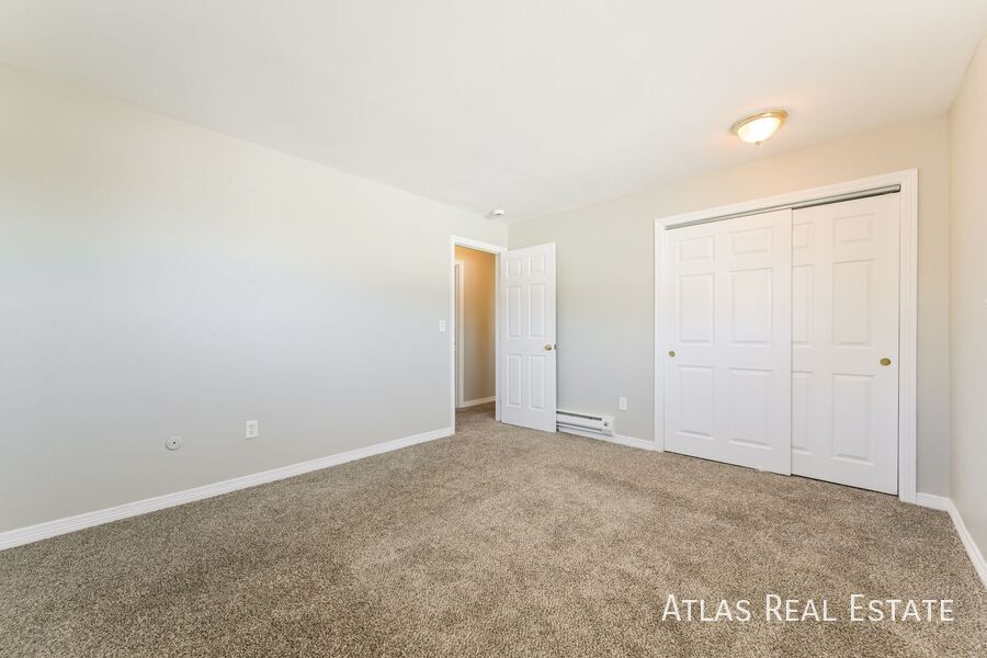 Building Photo - 960 Bishop Ct