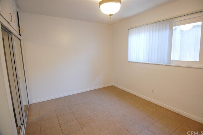 Building Photo - 166 Avenida Miramar