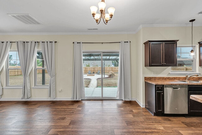 Building Photo - 303 Channel Run Ln