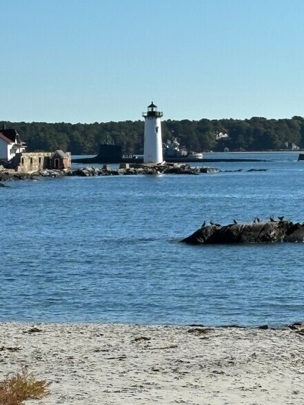 Portsmouth Harbor Lighthouse - 106 Beach Hill Rd