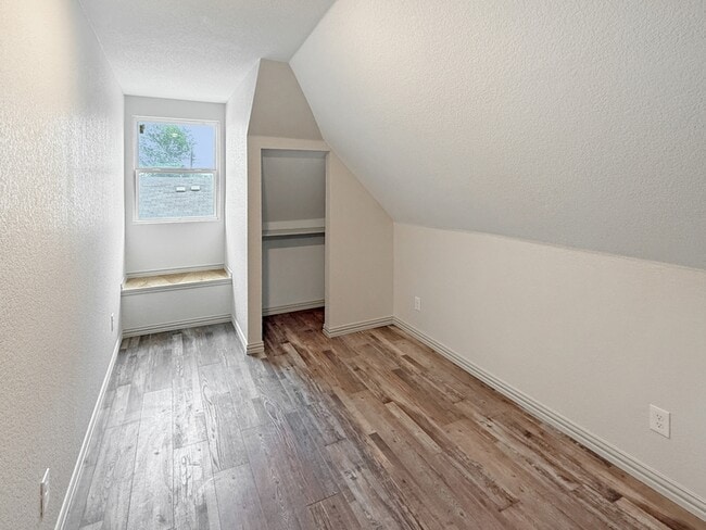 Building Photo - 2424 Mckinley Ave