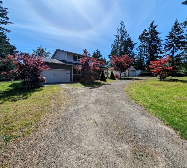 Building Photo - Large 4 Bedroom Home for rent in PO - Over Two Acres and Room to Roam!