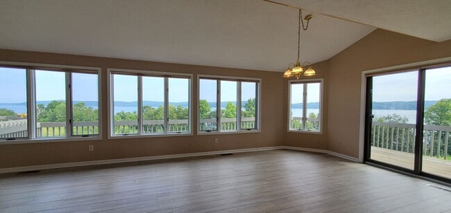 Primary Photo - Lakefront End-Unit Condo with Crystal Lake...