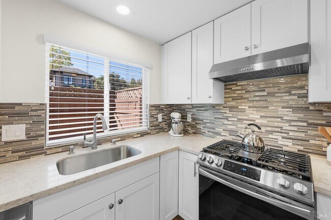 Building Photo - 101 Merrill St