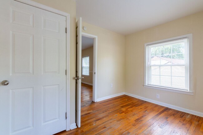 Building Photo - 4-Bedroom Rental in Prime Hapeville Location