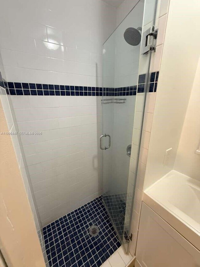 Building Photo - 325 NE 131st St