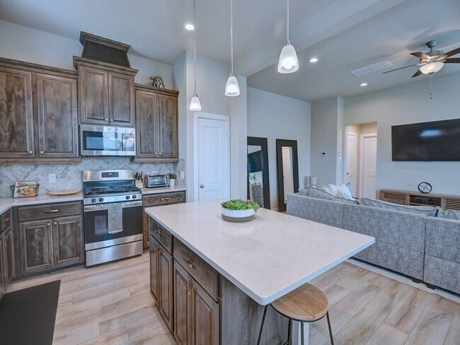 Building Photo - 2543 Manor Valley Ct